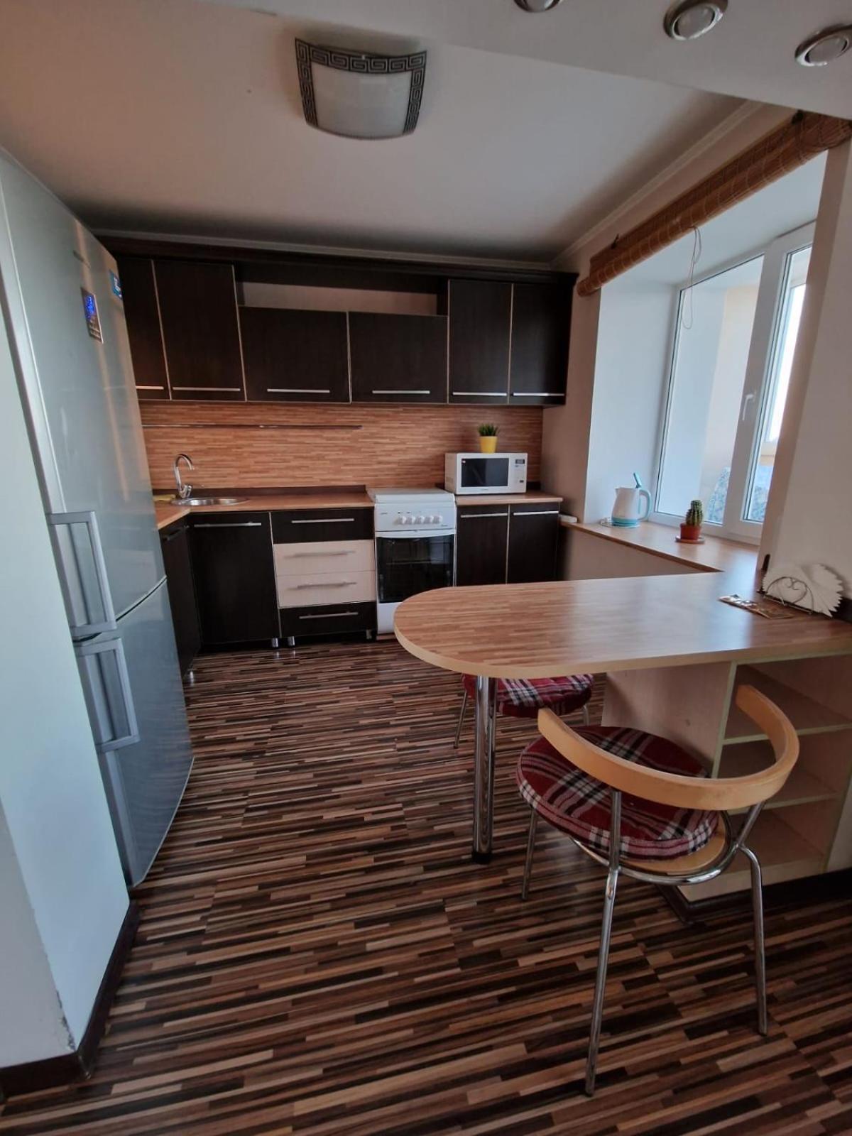 Apartment On Republic Square Ustʼ-Kamenogorsk Exteriör bild