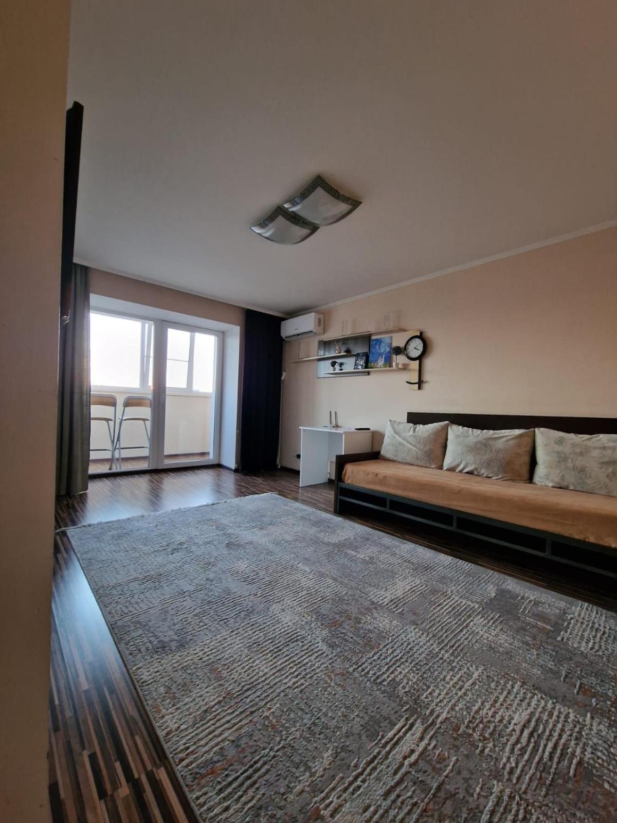 Apartment On Republic Square Ustʼ-Kamenogorsk Exteriör bild